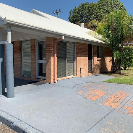 The Oaks Hotel Motel Albion Park Exterior photo